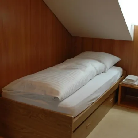 Weisses Kreuz Otel 2*